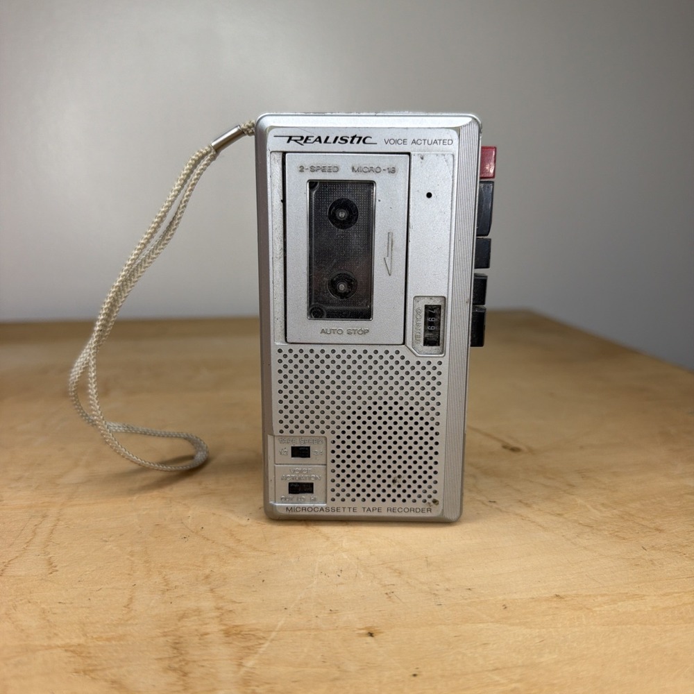 Realistic Micro-18 14-1042 Micro Cassette Tape Recorder Silver Voice-Actuated
